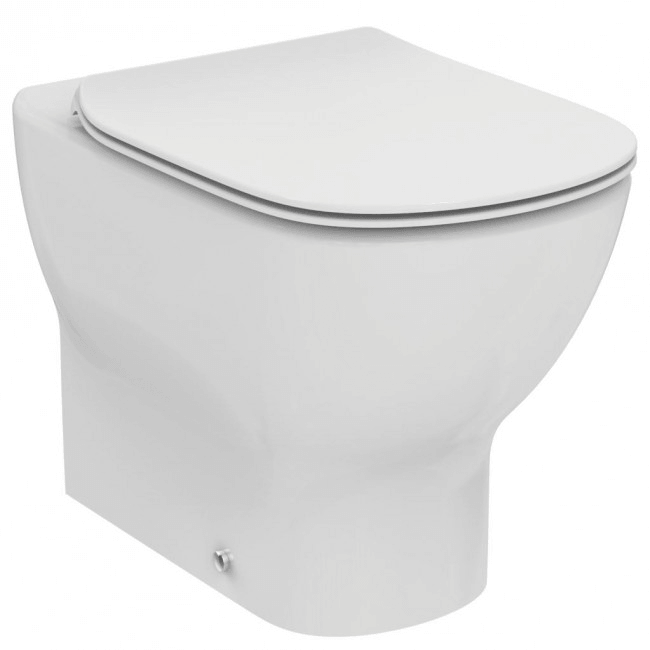 Sanitari filo muro Ideal Standard Tesi con scarico traslato e AquaBlade con sedile termoindurente chiusura rallentata