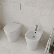 Sanitari filomuro con copriwater soft close BathCore serie Eira L 36 x P 53 cm â€“ Bianco lucido