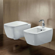 Wc sospeso senza brida 54x35 cm serie fusion di Hatria con sedile soft close