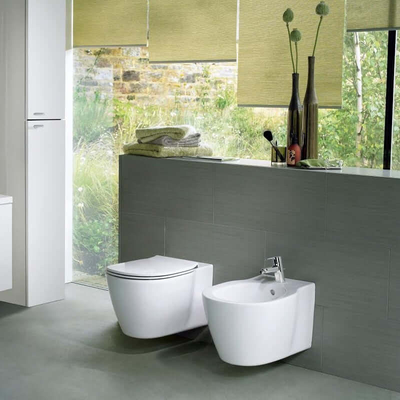 Sanitari Sospesi Ideal Standard Modello Connect con sedile soft close