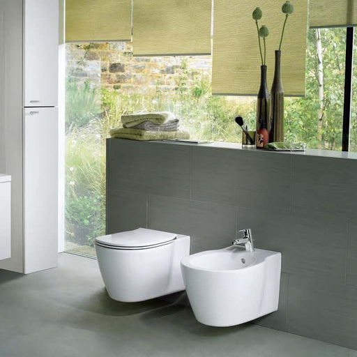 Sanitari Sospesi Ideal Standard Modello Connect con sedile soft close