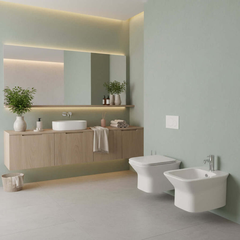 Sanitari sospesi modello Prua di Ceramica Azzurra con copriwater tradizionale