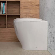 Sanitari filomuro moderni Domus Falerii modello Mascalzone con sedile SoftClose
