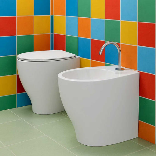 Sanitari filomuro moderni Domus Falerii modello Mascalzone con sedile chiusura tradizionale Slim