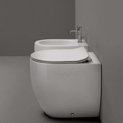 Sanitari filomuro scarico traslato 56x37 cm collezione Flo Kerasan con sedile soft close