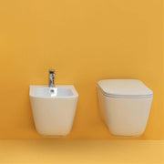 Sanitari sospesi 54x35 cm collezione Tribeca Kerasan con sedile soft close