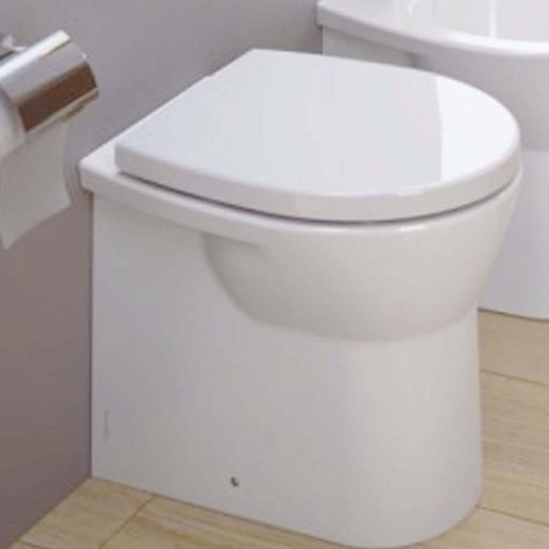 Wc filo muro per spazi piccoli mod. Casual cm 34x49 con sedile chiusura tradizionale