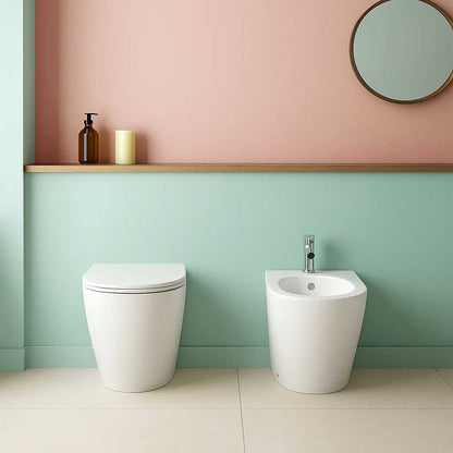 Sanitari moderni senza brida filo parete collezione Armonia con sedile Soft Close By Bathcore