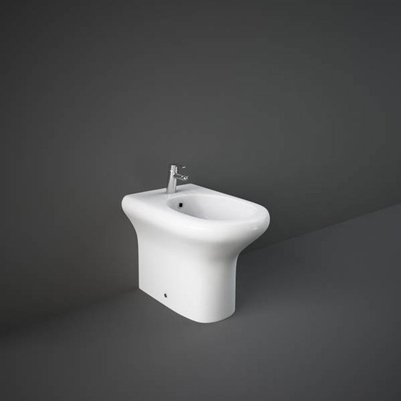 Sanitari filo muro moderni Rak Compact wc + bidet + sedile normal close in ceramica bianco lucido