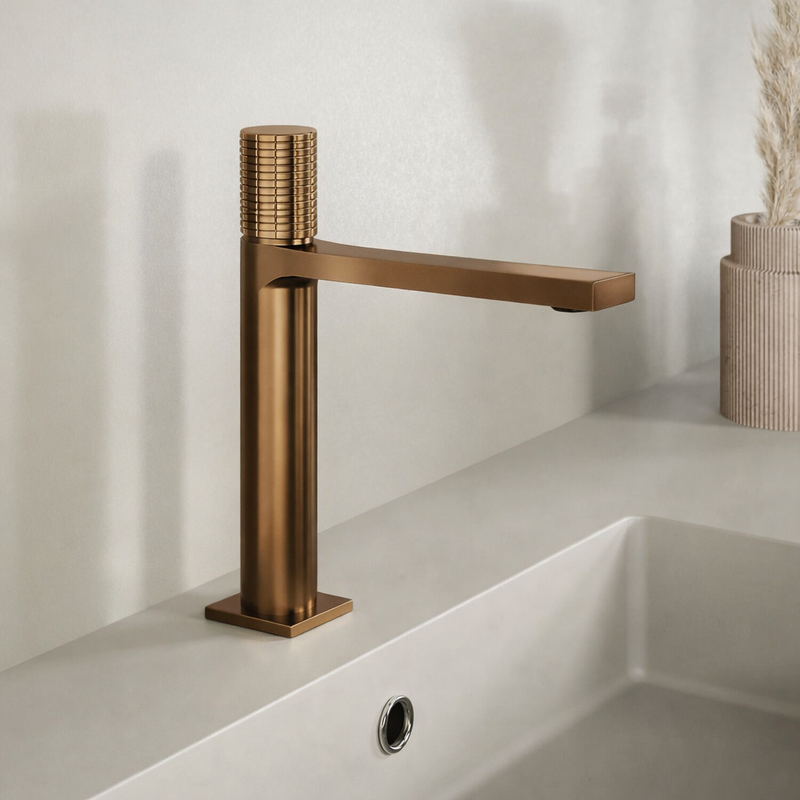 Miscelatore lavabo medio RubiFlux Sculpt con leva incisa - Bronzo