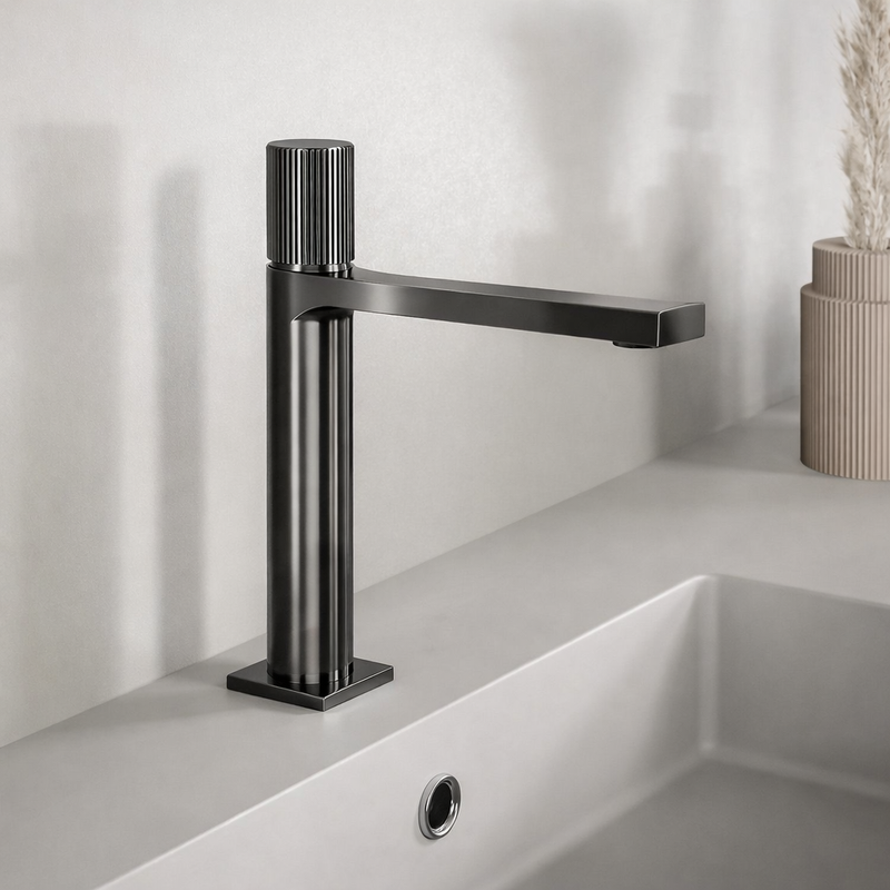 Miscelatore lavabo medio RubiFlux Sculpt con leva rigata - Nero lucido