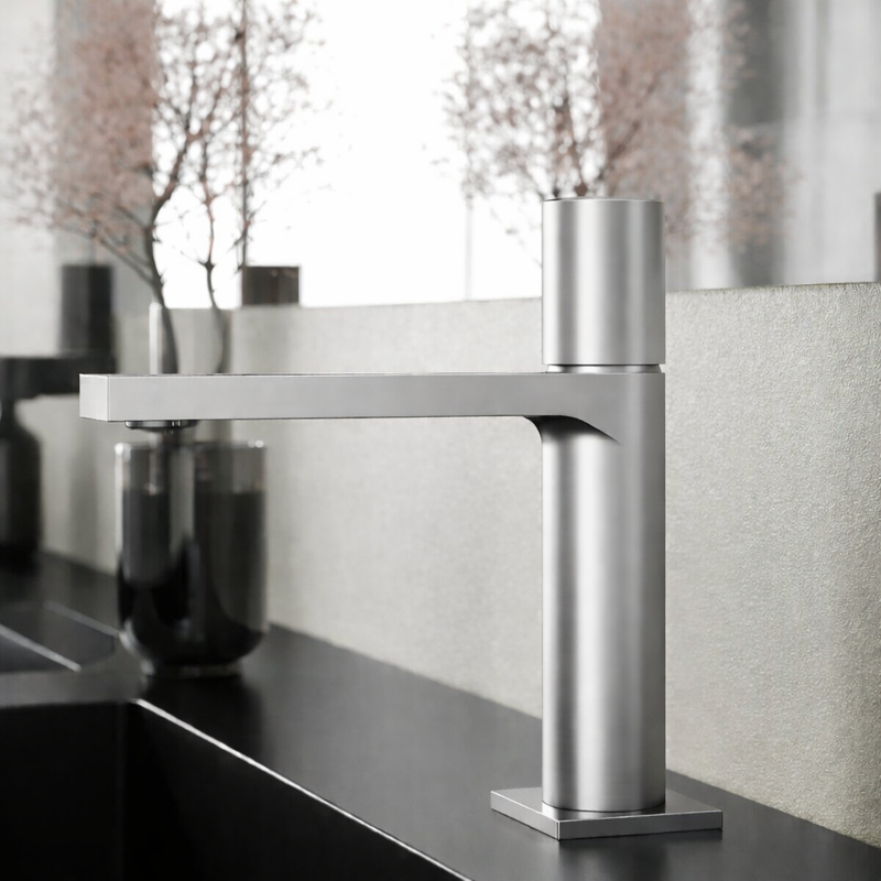 Miscelatore lavabo RubiFlux serie Sculpt con leva liscia - Cromo spazzolato