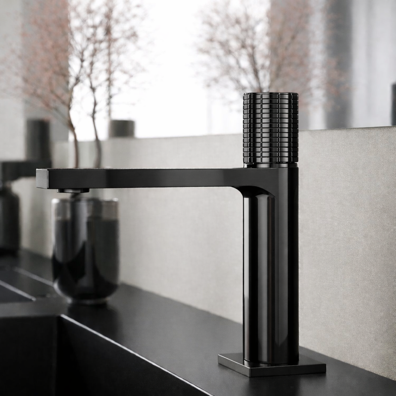 Miscelatore lavabo RubiFlux serie Sculpt con leva incisa - Nero lucido