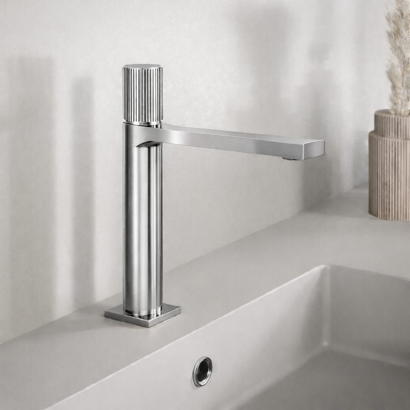 Miscelatore lavabo medio RubiFlux Sculpt con leva rigata - Cromo
