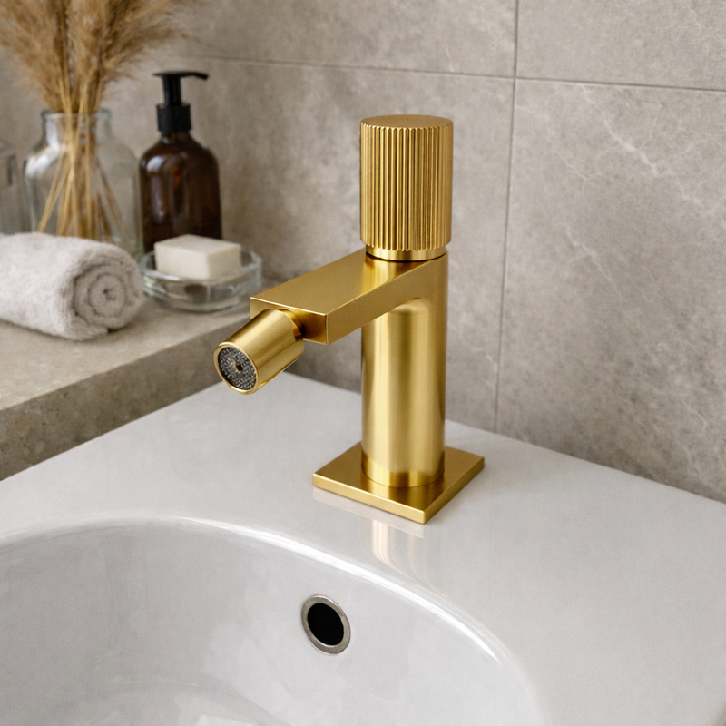 Miscelatore bidet RubiFlux Sculpt con leva rigata - Oro etrusco