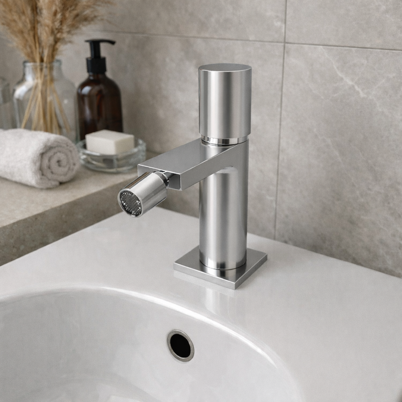 Miscelatore bidet RubiFlux Sculpt con leva liscia - Cromo spazzolato