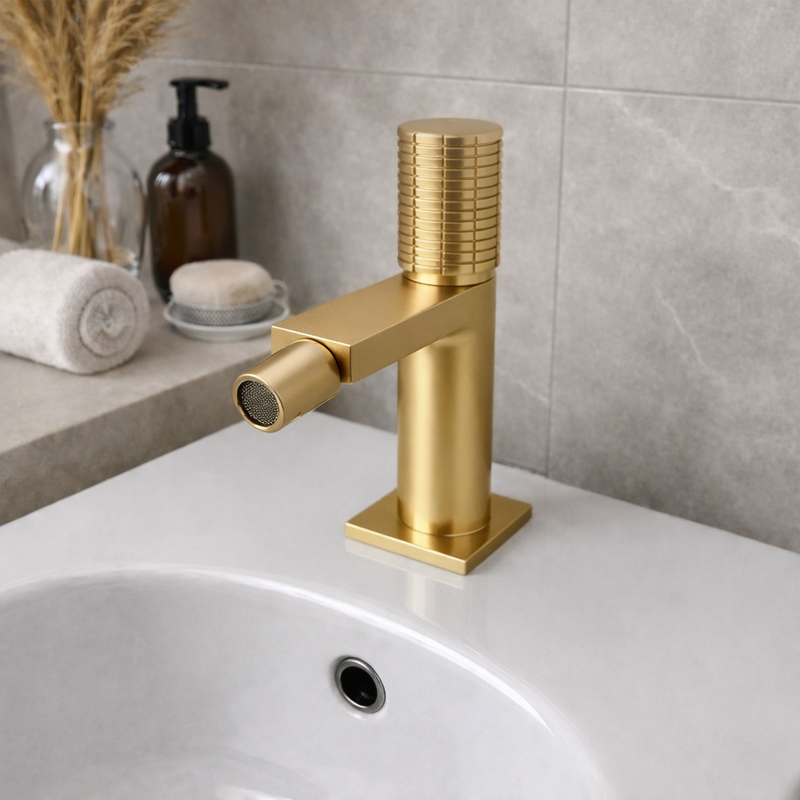 Miscelatore bidet RubiFlux Sculpt con leva incisa - Oro etrusco