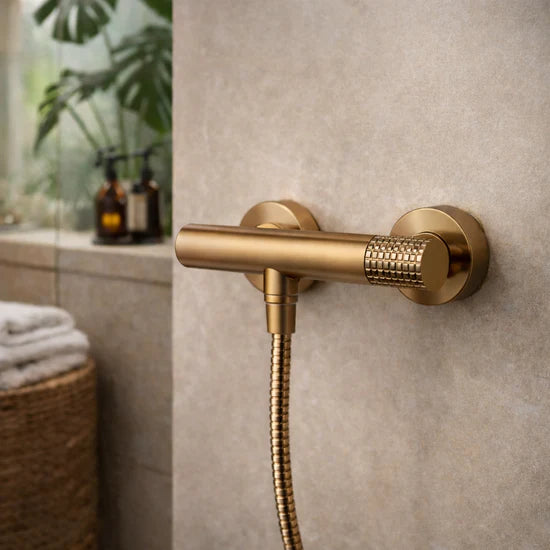 Miscelatore doccia esterno RubiFlux Sculpt con leva incisa - Oro Etrusco