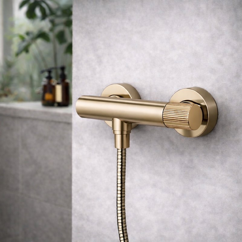 Miscelatore doccia esterno RubiFlux Sculpt con leva rigata - Oro Etrusco