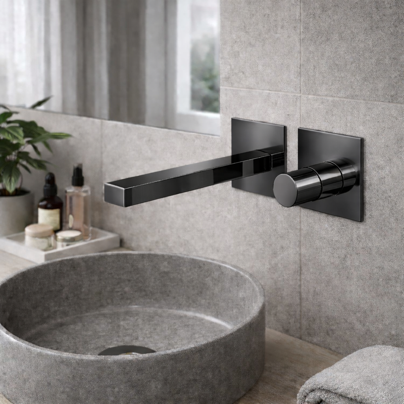 Miscelatore lavabo a muro RubiFlux Sculpt con leva liscia e canna da 25 cm - Nero lucido