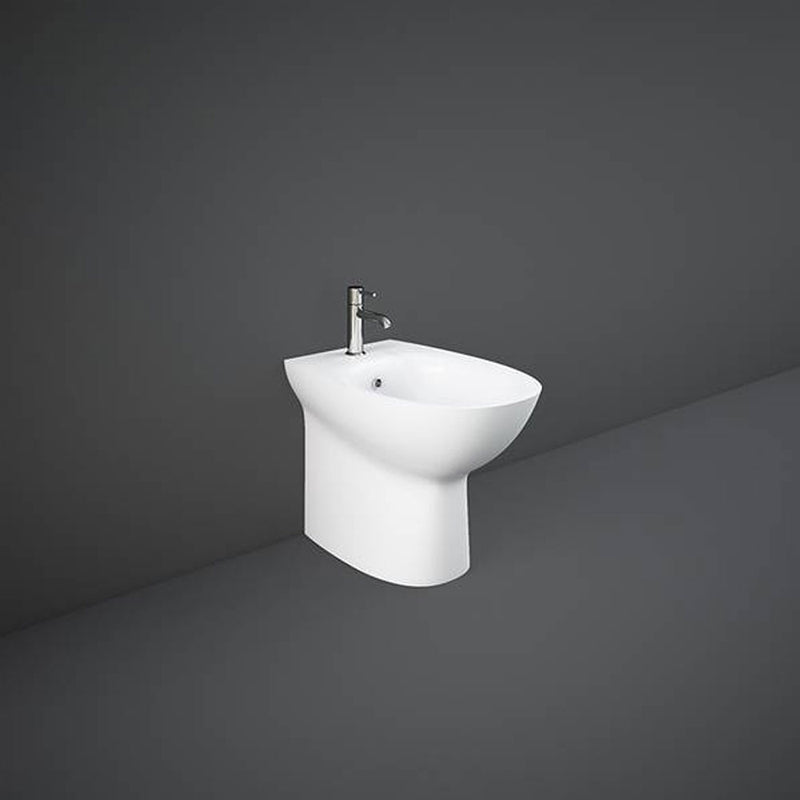Sanitari filo muro senza Brida Rak Morning wc + bidet + sedile soft close in ceramica bianco lucido