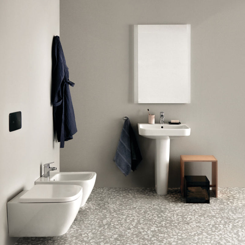 Sanitari sospesi Ideal Standard I.life B con trattamento SmartGuard+ bianco lucido WC+Bidet+Sedile SoftClose (T4615HY+T4614HY+T468301)