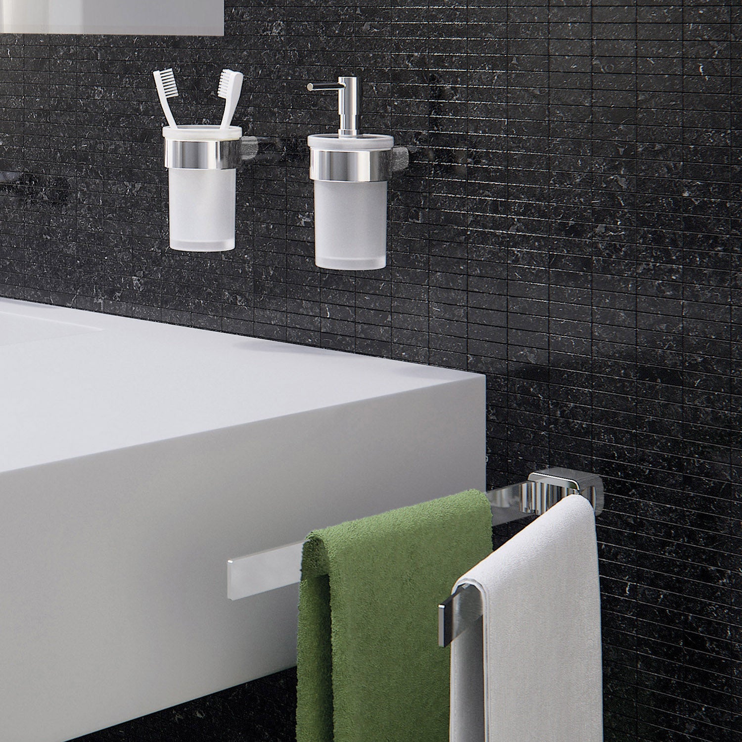 Dosasapone a muro con erogatore di Gedy serie Pirenei - Cromato by CeramicStore | Lo specialista del tuo bagno