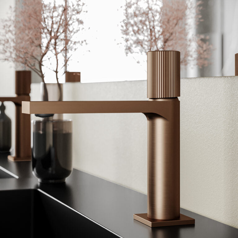 Miscelatore lavabo RubiFlux serie Sculpt con leva rigata - Bronzo