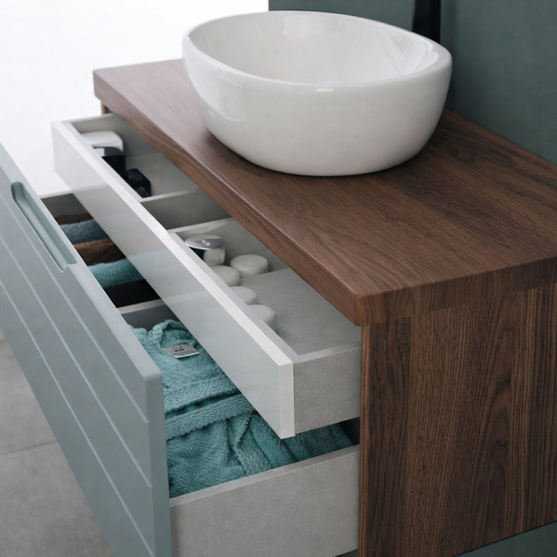 Mobile bagno sospeso Essenza 90 cm in noce canaletto e Verde Salvia con lavabo e specchio
