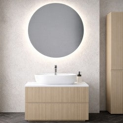 Lavabo da appoggio in ceramica bianca con foto rubinetto BathCore modello Ventus 60