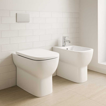Paar wandbündige Sanitäranlagen BathCore Kollektion Jasmine 48,5x35 cm mit traditionellem WC-Sitz