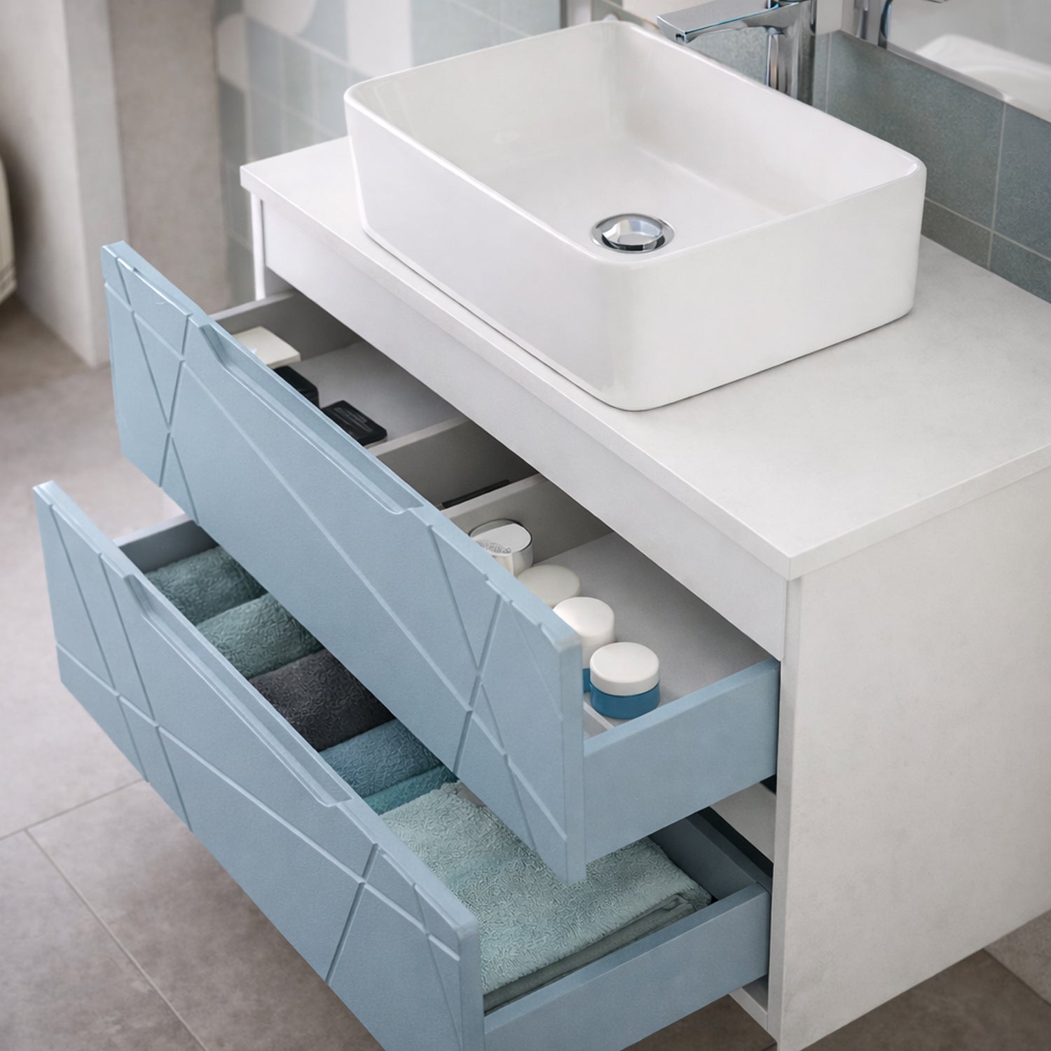 Mobile bagno sospeso "Linea" con lavabo e specchio – design moderno