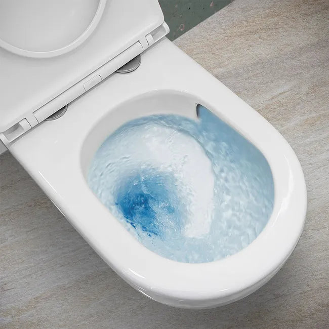 Sanitari filomuro Prime BathCore con scarico tornado e copriwater soft-close
