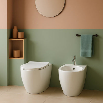 Sanitari filo parete senza brida con scarico traslato e sedile soft close Collezione Flux di Bathcore