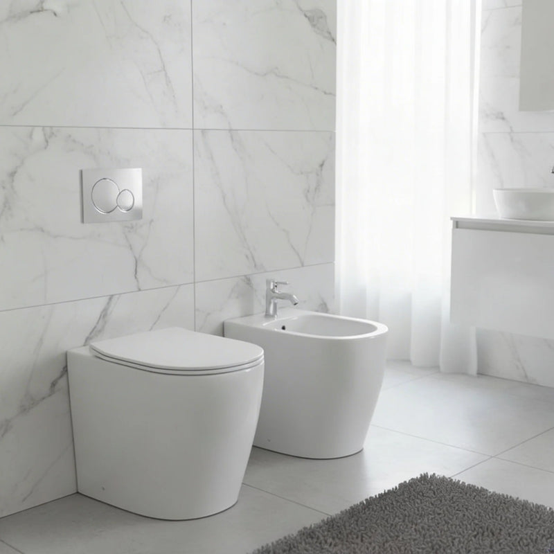 Sanitari filomuro Vortex BathCore con scarico tornado e copriwater soft-close