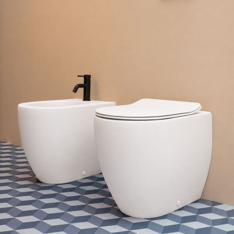 Set di sanitari filo muro senza brida in ceramica bianca lucida Axa collezione Glomp