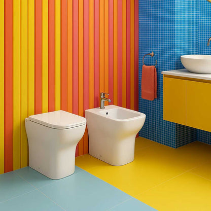 Paar wandbündige Sanitäranlagen WC Bidet und Toilettensitz Modell Reverse von Althea cm 50x36