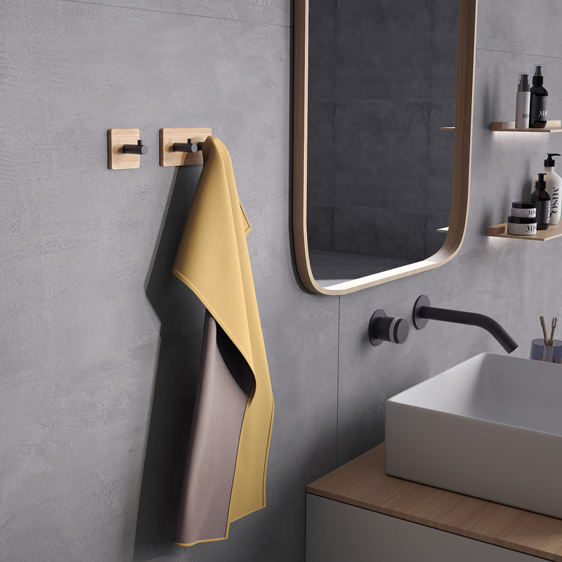 Appendiabiti modello Juncos singolo quadrato in bambu'/nero e metallo by CeramicStore | Lo specialista del tuo bagno